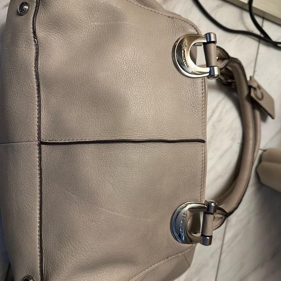 B Makowsky Beige Leather Satchel w/ Crossbody Strap - Picture 5 of 6